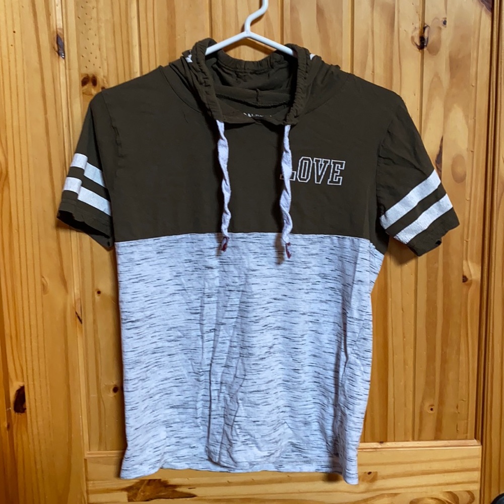 Short sleeve hoodie shirt